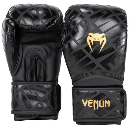 VENUM Contender 1.5 XT Nyrkkeilyhanskat - Musta/Kulta. Ihanteellinen lajeihin nyrkkeily, Muay Thai -nyrkkeilj ja potkunyrkkeily. Kuvassa hanskat kämmen ja rystypuolelta.