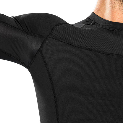 Venum G-Fit Air Long-Sleeve Rashguard. Tyylilkäs musta väri. Kainalo-osa lähikuvassa. ptcombet.com