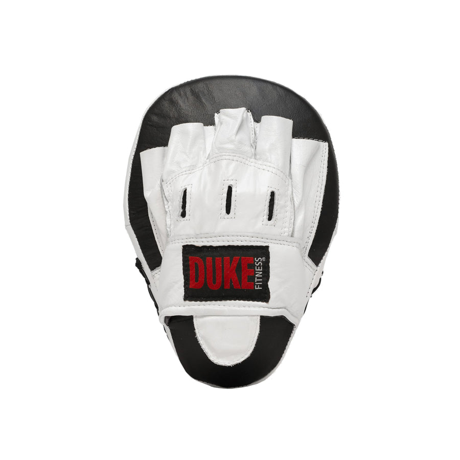 Duke Fitness® pistehanskat ovat aitoa nahkaa ja tukevat! Lyöntialue on pistemerkattu selkeästi vastavärillä. Laadukas EVA-, Neoprelux- ja aircushion-vaahtopehmuste. Kuvassa rystyspuoli esillä. 