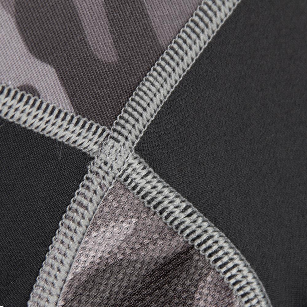 Gorilla Wear Lander Rashguard Long Sleeve - Musta/Metrocamo pitkähihainen paita, tikkausyksityiskohta